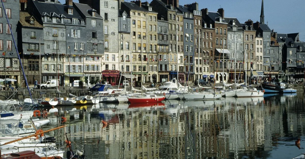 découvrez la gastronomie normande, ses saveurs authentiques et ses produits régionaux d'exception pour un voyage culinaire inoubliable en normandie.