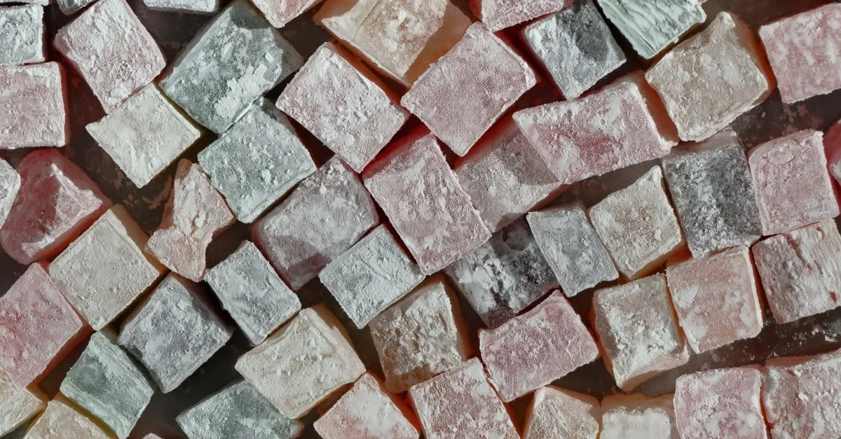 découvrez une variété délicieuse de douceurs et friandises pour satisfaire toutes vos envies sucrées.